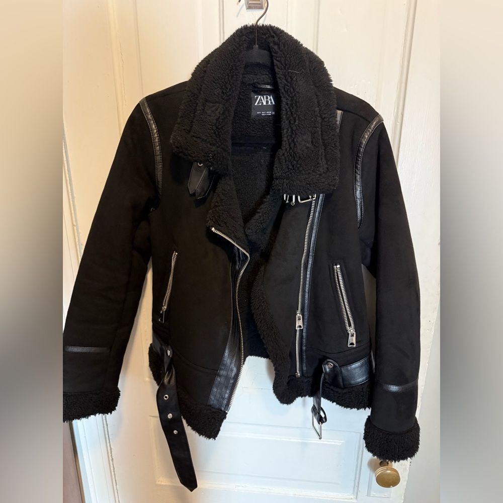 Zara Women's Black Shearling Jacket